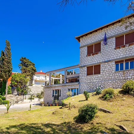 Arbia - Margita 公寓式酒店 4*