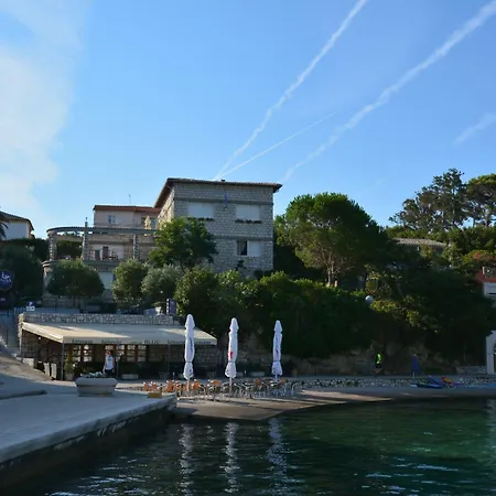 Arbia - Margita 公寓式酒店 4*