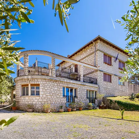 Arbia - Margita 公寓式酒店