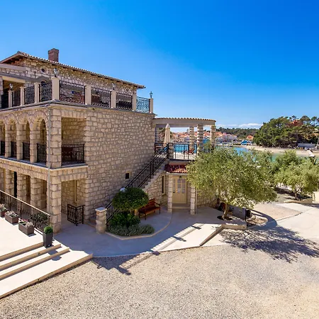 Arbia - Margita 公寓式酒店 4*